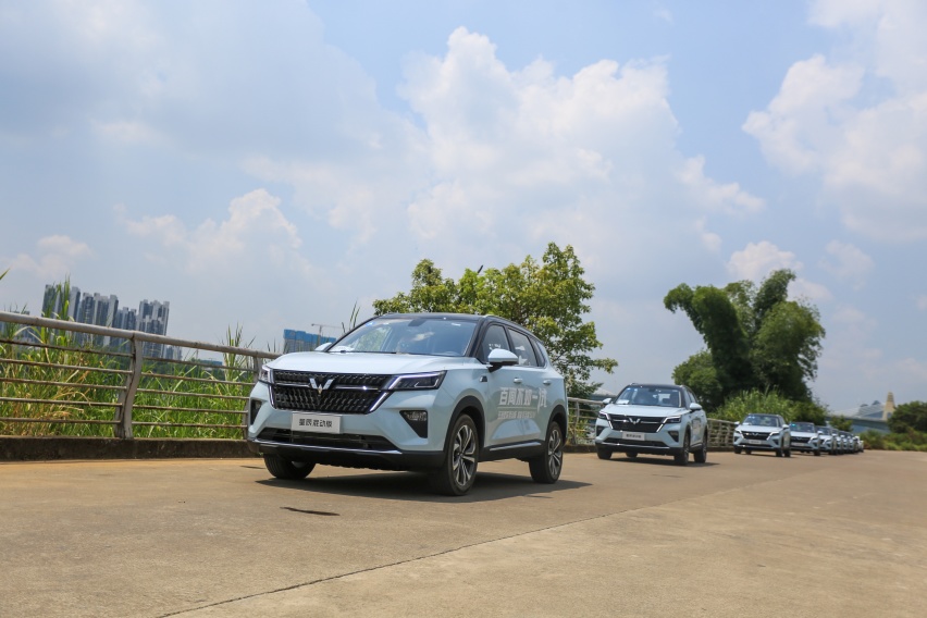 五菱星辰混动版体验 市区油耗实测低至5.2L/100km