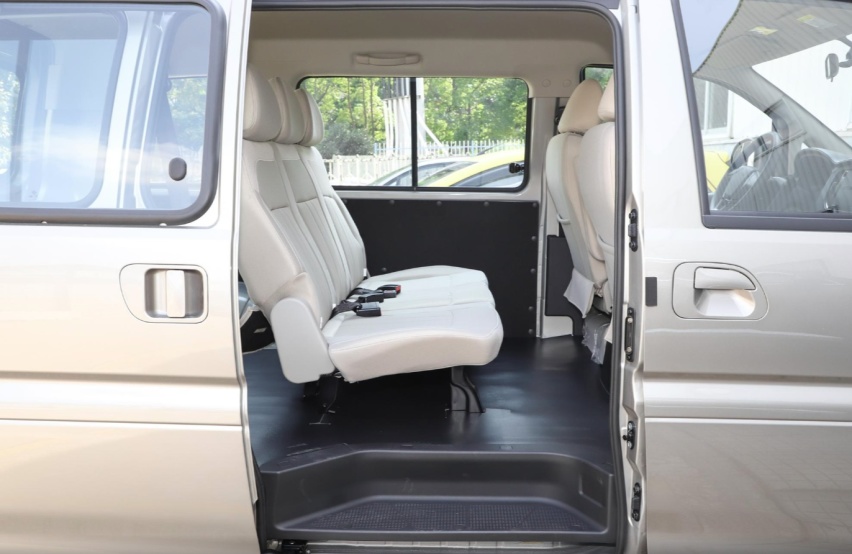 搭载三菱发动机，仅5万多的全新MPV！轴距2800mm，才7.9L油耗