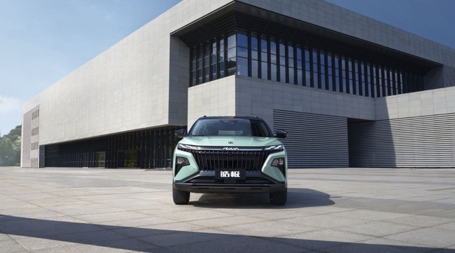 13万解锁混动紧凑级SUV、百公里油耗4.8L，东风风神皓极怎么样？