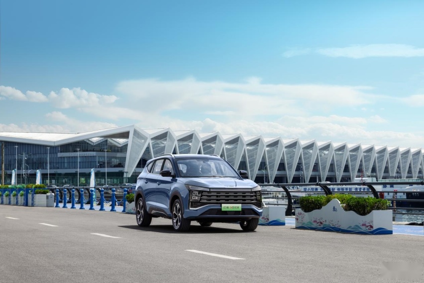 9.98万元起  大七座电混SUV  江淮X8 E家正式上市