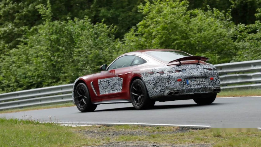【驾春秋】2024款奔驰AMG-GT Coupe曝光：尺寸更大 2+2