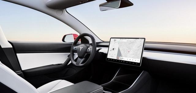 纯电动热门车型大对比 特斯拉Model 3 VS 小鹏P7