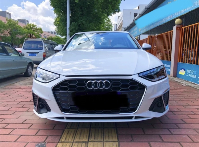 30岁买个30万的车，喜提奥迪A4L，优惠7.08万