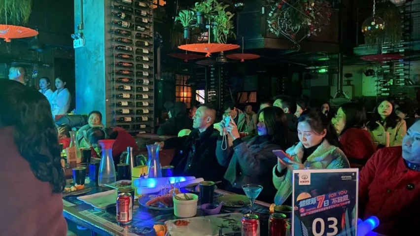 把交车仪式放在酒馆，哈弗F7这波神操作不止感动了准车主！