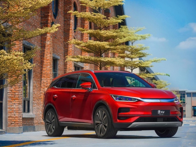 新款比亚迪唐EV定价剑指特斯拉Model Y，你会为自主品牌买单吗？