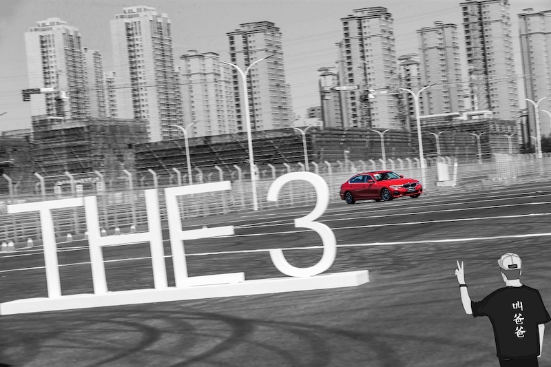 时刻保持精分 这是一台让你爱不释手的全新BMW 325Li