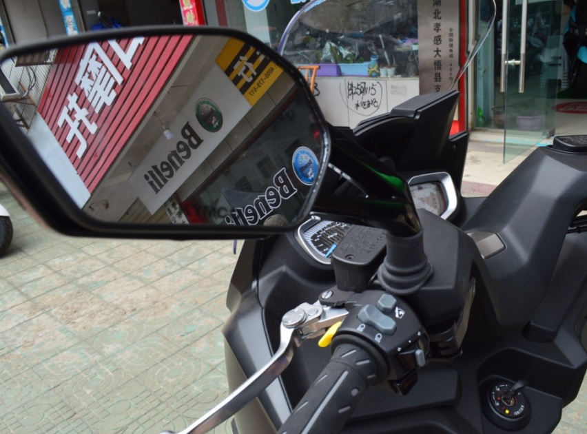 “进口”贵一万多值吗？光阳赛艇S400台产版解析