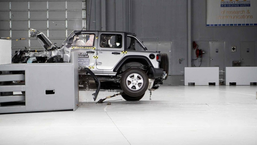 jeep-wrangler-jl-crash-test (1).jpg