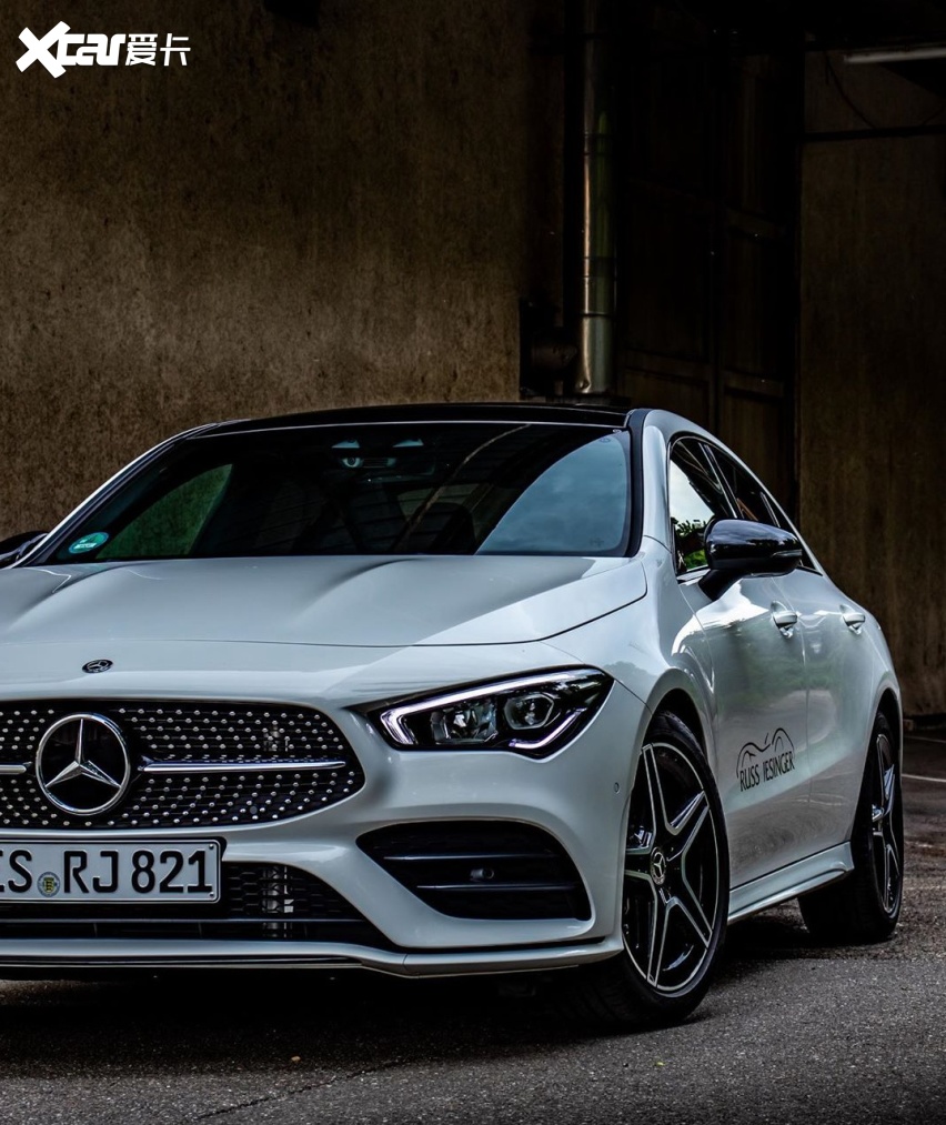 很优美的风格全新奔驰cla级海外实车