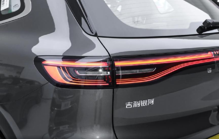 月销量超过一万台，吉利银河E5上市即畅销，为什么？