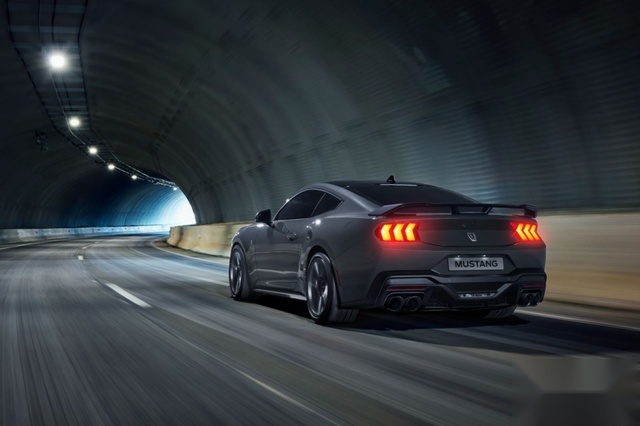 电车当道，Mustang Dark Horse如何完成绝地反击？