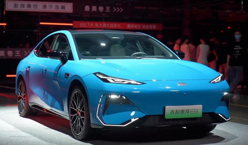 银河E8龙腾版下探到16万 友商：我还能怎么办，卷不过啊！
