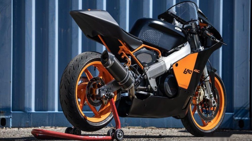 厂家不给自己来造，KTM RC690改装款，延续大单缸跑车精神