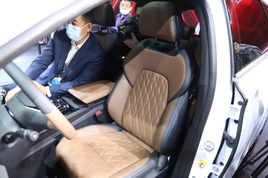 上海车展：更便宜、更省油！实拍比亚迪唐DM-i