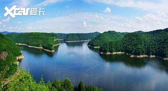 这座中国唯一省市同名的城市，因一条铁路改变命运...