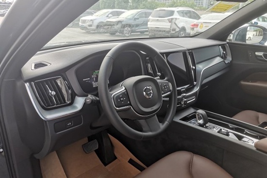 2023沃尔沃XC60正式上市 B4售价上调4000元