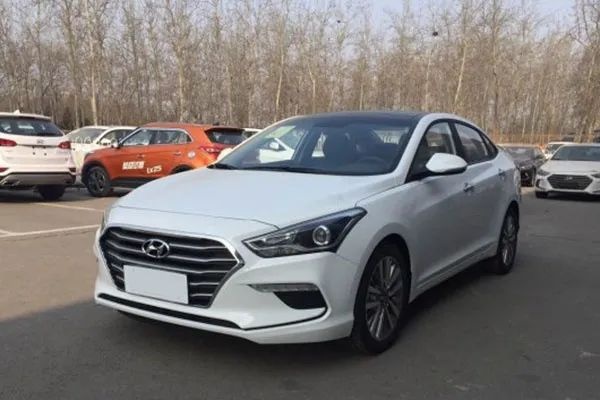 起售价比凯美瑞低4.6万，这台中型车买哪款好？