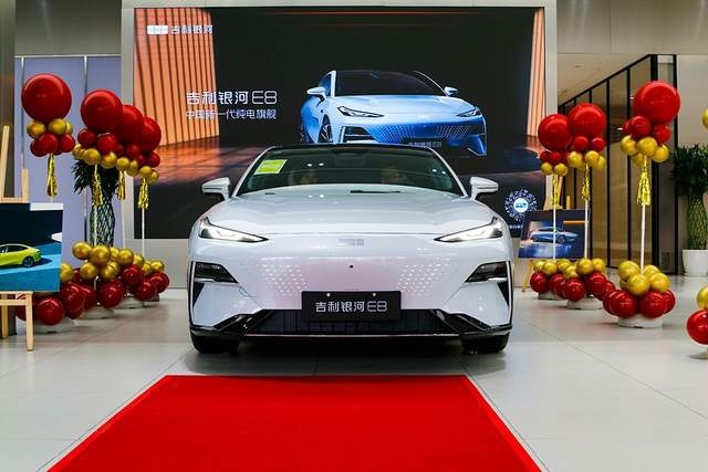 旗舰级纯电中大型轿车 到店实拍吉利银河E8