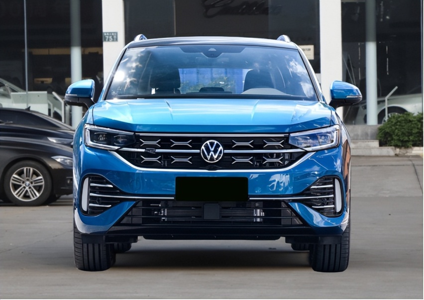 全新探岳对比荣放RAV4空间更大，适用性更强