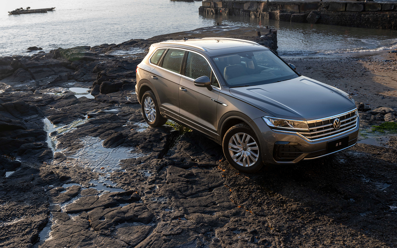 �v�������ݻ�����;�J�����ASUV�I���������