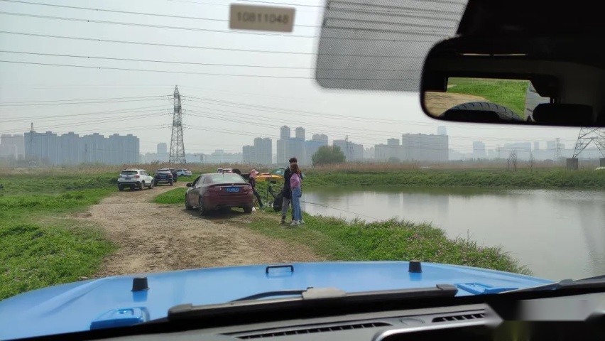 BJ40刀锋英雄柴油版春游踏青，轻松越野油耗还超低？