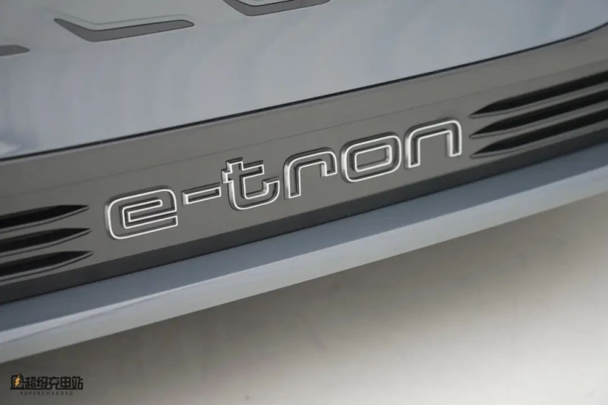 奥迪 A6 Avant e-tron concept：地表最强电动瓦罐