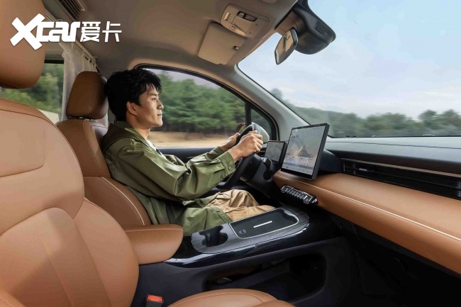凌晨四点的城际高速：向上V6让L2从“炫技”变成“伙伴”