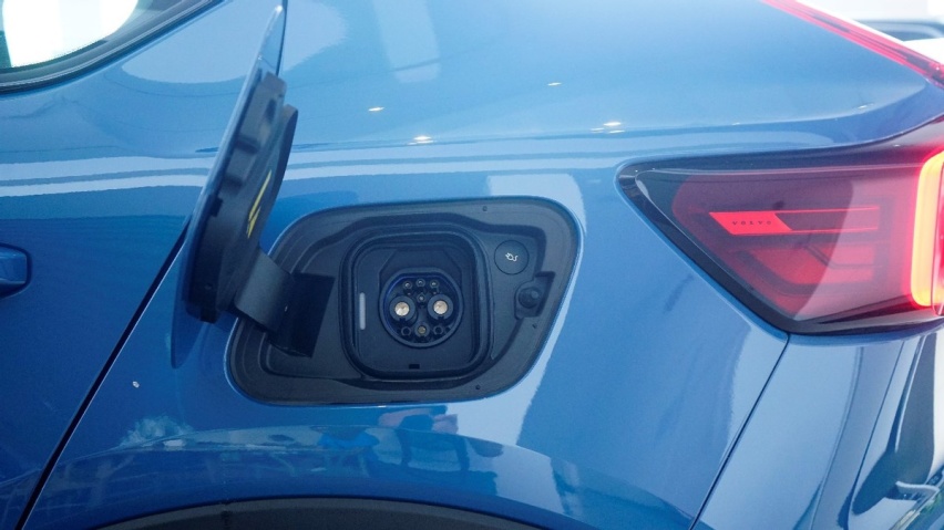 实拍4.7秒破百豪华品牌SUV，预售价仅26.7万起？