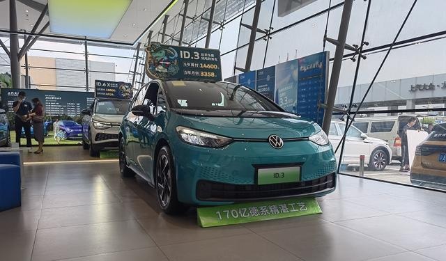 探店上汽大众：不涨价，凌渡L卖白色，新朗逸暂搁店外