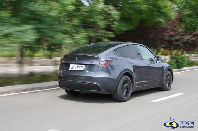 试驾特斯拉Model Y 高颜值驾控智能SUV