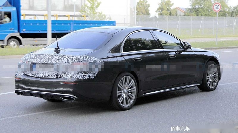 2021-mercedes-s-class-spy-photo-rear-quarter-angle.jpg