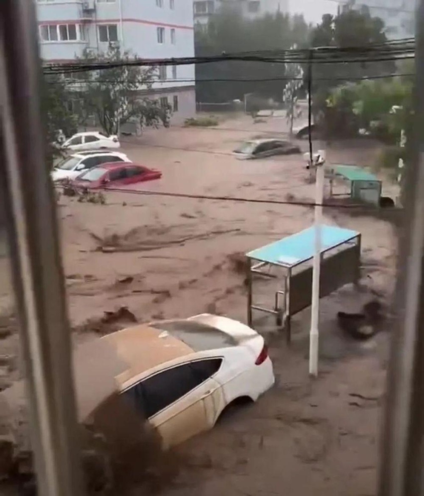 暴雨天气，躲过了路上水坑，却没躲过保险公司这么多“坑”