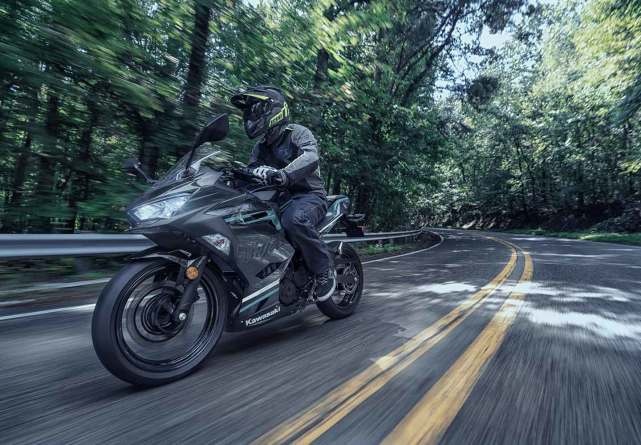 美国川崎Ninja400召回通知： 凸轮轴链条张紧器缺陷