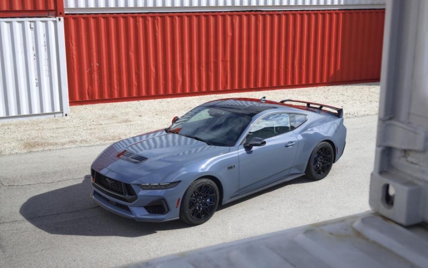 最后一代V8发动机车型，内饰增加数字化装扮，全新福特Mustang
