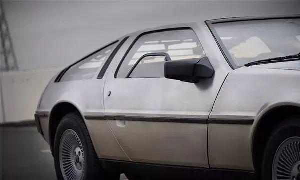 过去的未来战士，1981年德罗宁 DMC-12