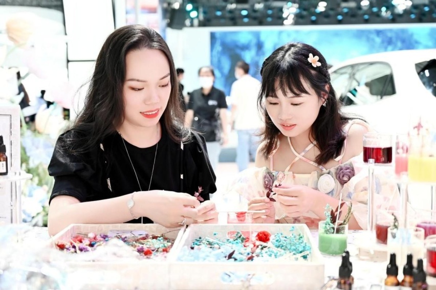 欧拉ORA CAT 在成都车展绽放用户共创新平台