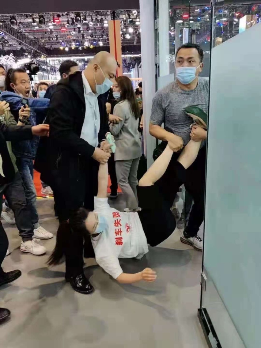争议升级，我们该如何看待特斯拉？