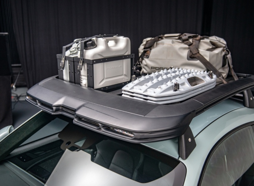 保时捷911出新车，搭载3.0T+8速PDK，能下赛道能越野
