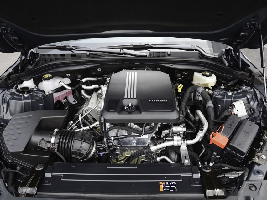 2.0T＋10AT，售价27.97万起，这款超帅后驱新车上市
