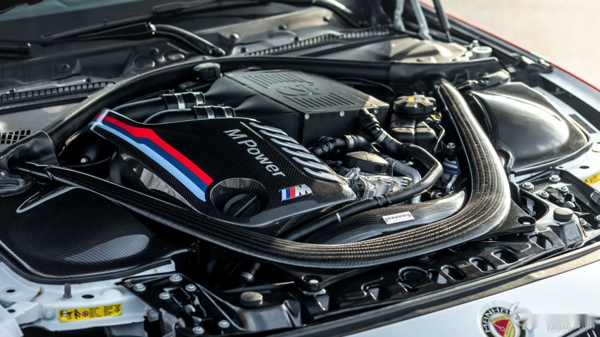 708匹、980牛米的宝马M4 Manhart改装M4 DTM