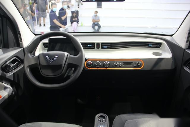 #成都车展#实拍最便宜的新车，五菱宏光MINI EV上市