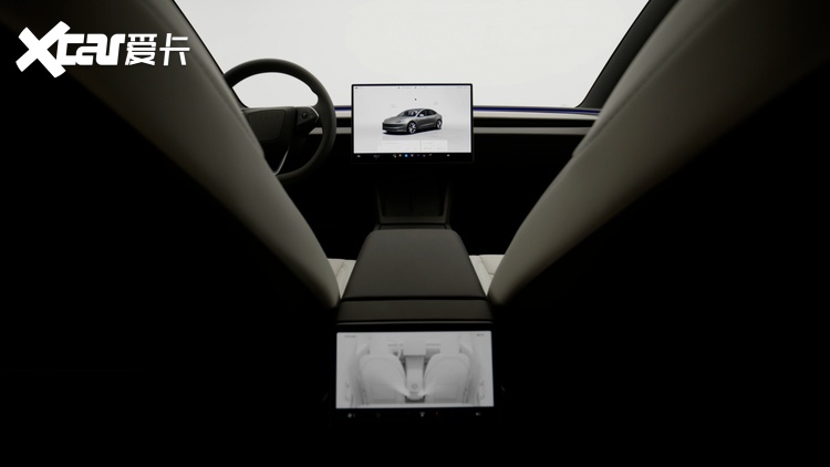 16英寸大屏、黑色顶棚、浅灰内饰一次到位，Model 3进化为完全体