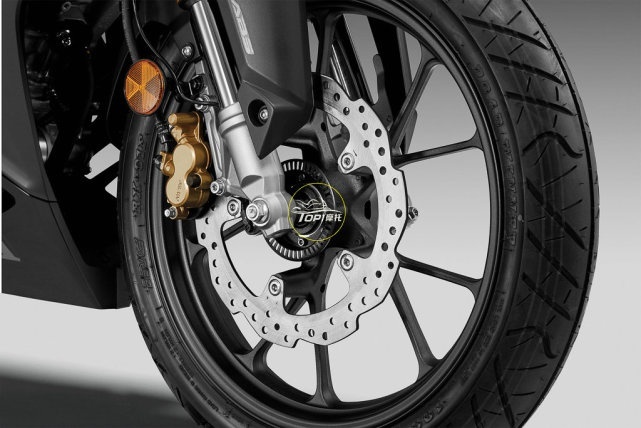 本田CBR150R新款发布 国外售价不到两万 这个外观简直了