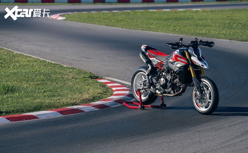全新杜卡迪Hypermotard V2发布