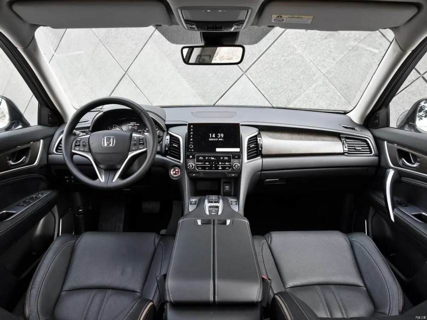 25万元左右的大五座SUV，选择护卫舰07还是冠道1.5T呢？