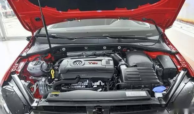 同为二手车，进口高尔夫R、国产GTI怎么选？