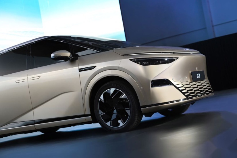首款MPV、机器人、飞行汽车……小鹏汽车又在科技日上放了个大招！