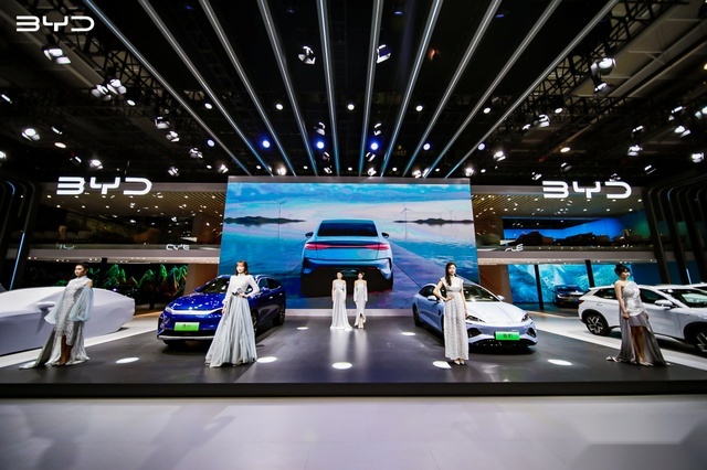 2022长春国际车展，比亚迪2022款唐EV、海豹闪耀登场，成全场焦点