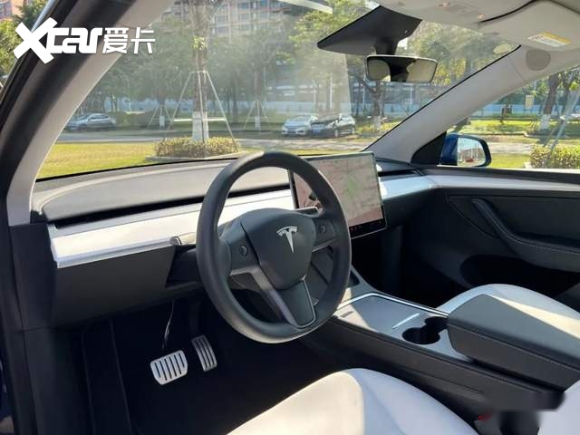 年轻人的“大号玩具车” 春节试驾 Model Y P