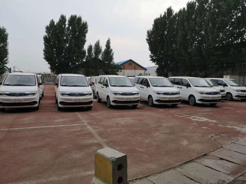 深圳电动商务车,帅客货运车,中型面包车,4.2米货车新能源